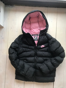 Nike tüdruku talvejope suurus 137-147 (1 foto / 1)