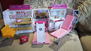 Barbie kiirabiauto ja lemmikloomapod (9 foto / 10)