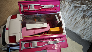Barbie kiirabiauto ja lemmikloomapod (10 foto / 10)