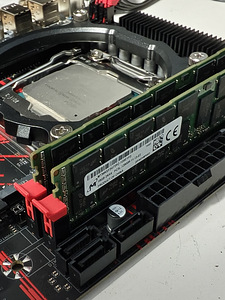 Emaplaat x99 + Xeon E5 2676v3 + 32GB Ram (3 foto / 5)
