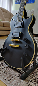 Harley Benton L-1000 elektrikitarr (1 foto / 3)