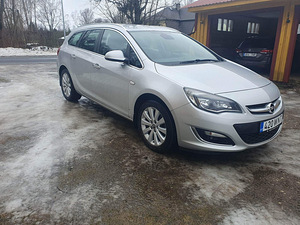 Opel Astra 1.7 81kW 2012 (2 foto / 7)
