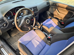 VW Golf (5 foto / 9)