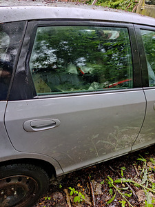 Honda Civic 2001 luukpära uksed (2 foto / 4)