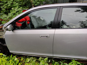 Honda Civic 2001 luukpära uksed (3 foto / 4)
