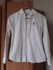Vest, suurus S,2 valged pluusid