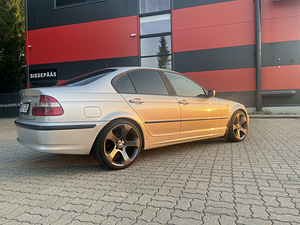 BMW 320d (4 фото из 10)