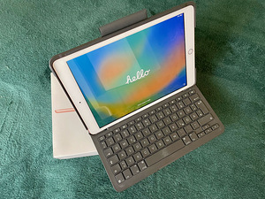 Apple iPad 10.2" 7gen + klaviatuuriga kaaned (1 foto / 6)