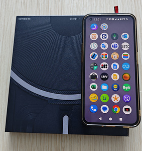 Nothing Phone 1, 8/128GB black (1 foto / 2)