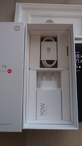 Xiaomi 14, 12GB/512GB (2 foto / 10)