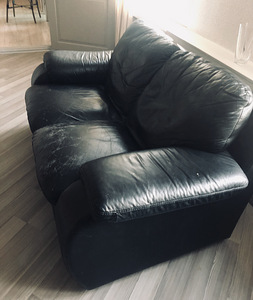 Кожаные диваны (3 фото из 3)