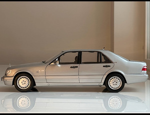 Mudel Mercedes-benz S600 1:18 Norev (4 foto / 10)