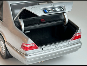 Mudel Mercedes-benz S600 1:18 Norev (9 foto / 10)
