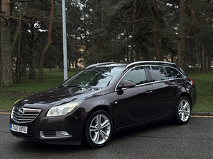 Opel Insignia Sports Tourer SW 4x4 (1 foto / 13)