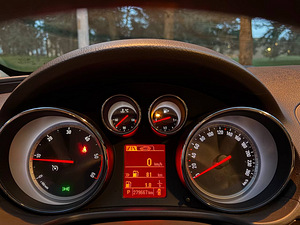 Opel Insignia Sports Tourer SW 4x4 (10 foto / 13)