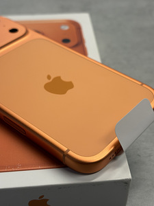 iPhone 17 Pro 256 ГБ (3 фото из 7)