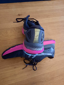 Asics spordijalatsid (4 foto / 5)