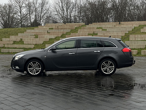 Opel Insignia 4x4 SPORTS TOURER SW 2.0 118kW (2 foto / 15)