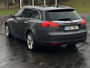 Opel Insignia 4x4 SPORTS TOURER SW 2.0 118kW (3 foto / 15)