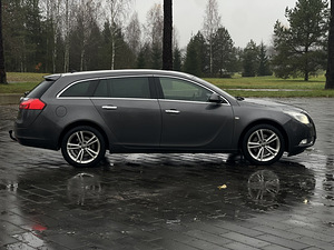 Opel Insignia 4x4 SPORTS TOURER SW 2.0 118kW (6 foto / 15)