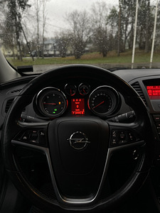 Opel Insignia 4x4 SPORTS TOURER SW 2.0 118kW (14 foto / 15)