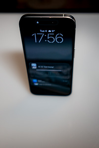 iPhone 15 pro 128gb (3 foto / 8)