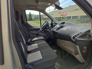 Ford Tourneo Custom 2.2 114kw (5 foto / 10)