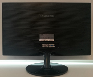 Samsung SyncMaster S24A300BL LCD LED 24" Monitor (2 foto / 3)