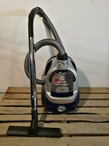Пылесос Electrolux ErgoEasy Cyclonic без пылесборника (1 фото из 4)