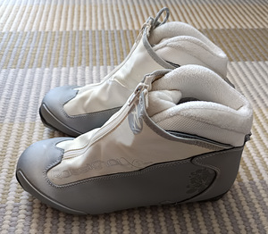Naiste murdmaasuusasaapad Rossignol X1 Ultra (4 foto / 8)