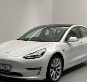 Tesla 3 Long Range Rent (1 foto / 3)