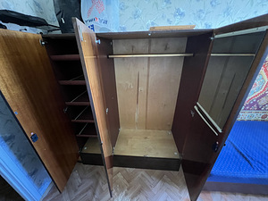 Отдам шкаф (2 фото из 3)