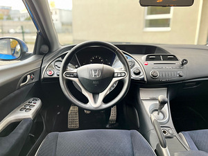 Honda Civic 5D 2007 (13 foto / 13)