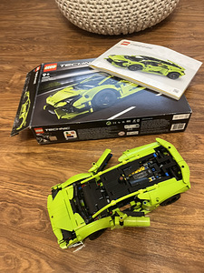 Lego Technic 42161 - Lamborghini Huracan (1 foto / 3)