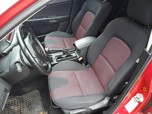 Mazda 3 2006, второй владелец (4 фото из 9)