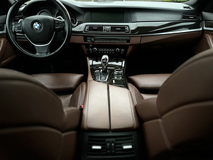 BMW 528 Comfort Line 3.0 190kw (3 foto / 15)