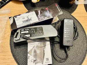 3M Adflo li-ion battery + charger for speedglass (1 foto / 4)