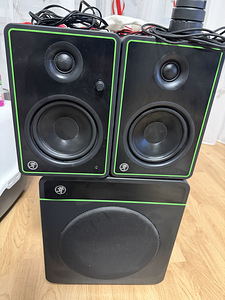 Mackie Cr5x / cr8sxbt (1 foto / 3)