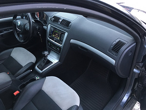 Škoda octavia VRs 2010 2.0 CR diisel 125kw (9 foto / 12)