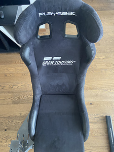 Playseat Gran Turismo + shifter mount (2 foto / 6)