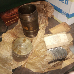 Müüa GAZ 24 kolvirühm (silindrid, kolvid, laagrid)