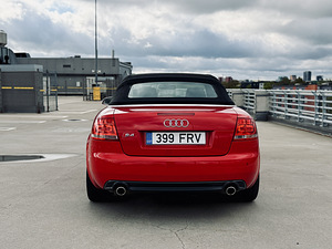 AUDI S4 CABRIO V8 4.2 (5 foto / 12)