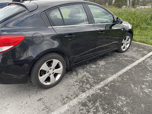 Chevrolet Cruze hatchback 2012 1.7D (2 foto / 9)