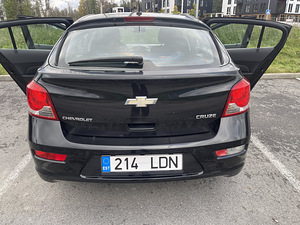 Chevrolet Cruze hatchback 2012 1.7D (5 foto / 9)
