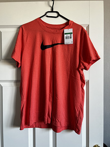 Nike riided xl (1 foto / 2)