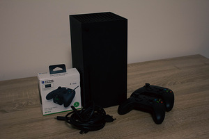 Xbox Series X | 2 Pulti (1 foto / 3)
