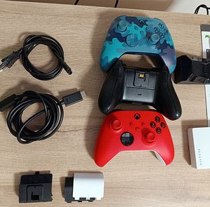 Xbox Series X 1TB + 4TB HDD + 3 пульта с аккумуляторами. (2 фото из 5)