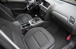 AUDI A4 AVANT (10 фото из 11)