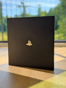 Playstation 4 Pro 1 TB (1 foto / 5)