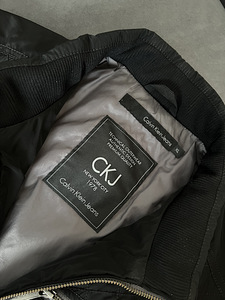 Calvin Klein (1 фото из 4)